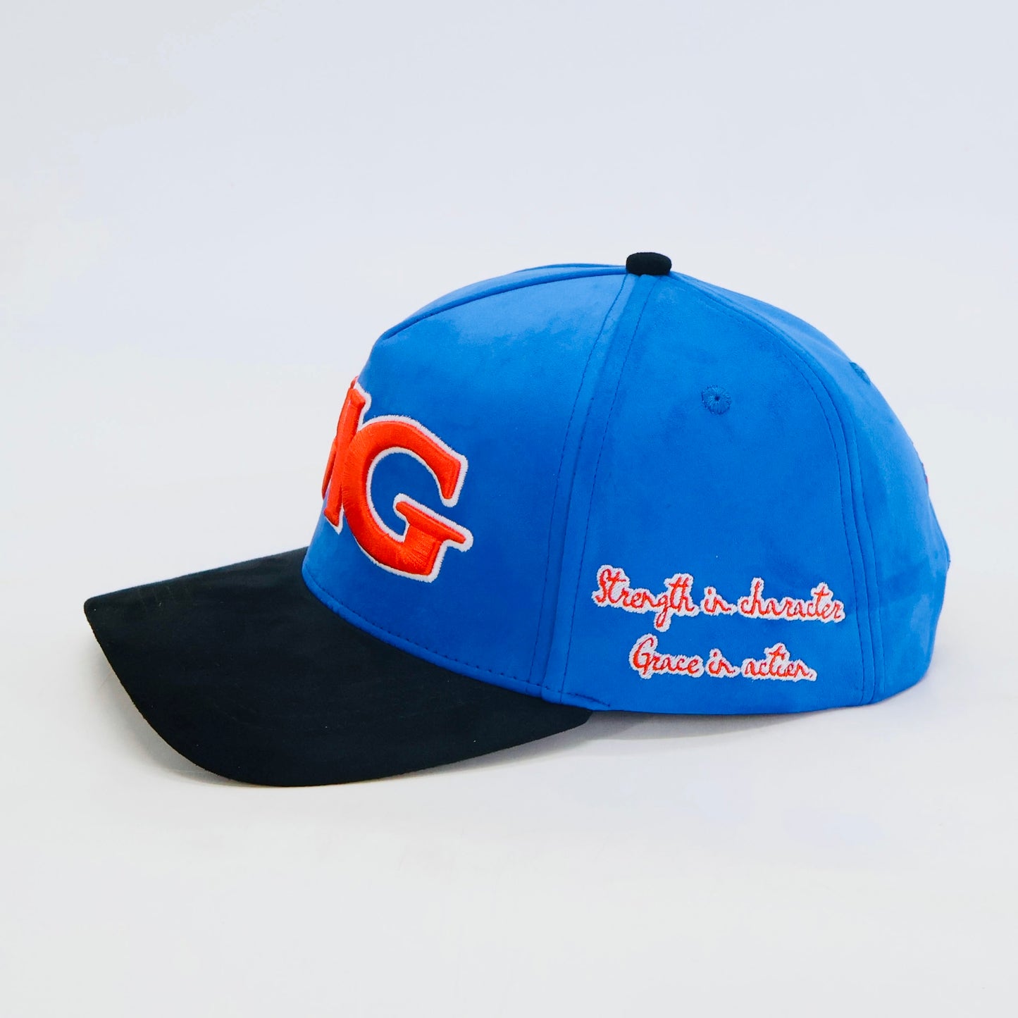 KG KNICKS TAPE SUEDE CROWN.
